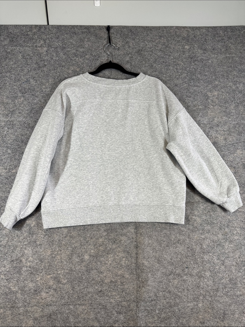 Lululemon Light Gray Crewneck Pullover Sweatshirt Athleisure Embroidered Active - Picture 8 of 11
